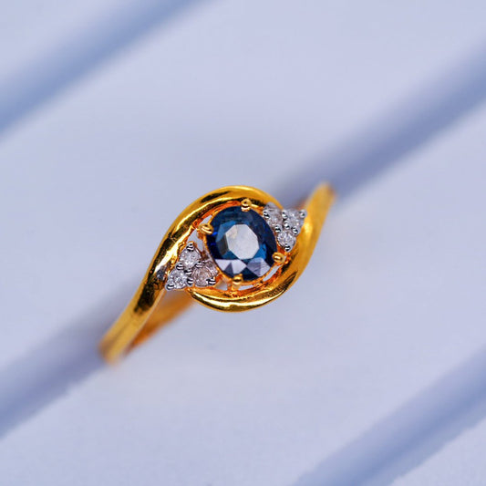 Natural Burmese Sapphire and Diamond 18K Yellow Gold ring