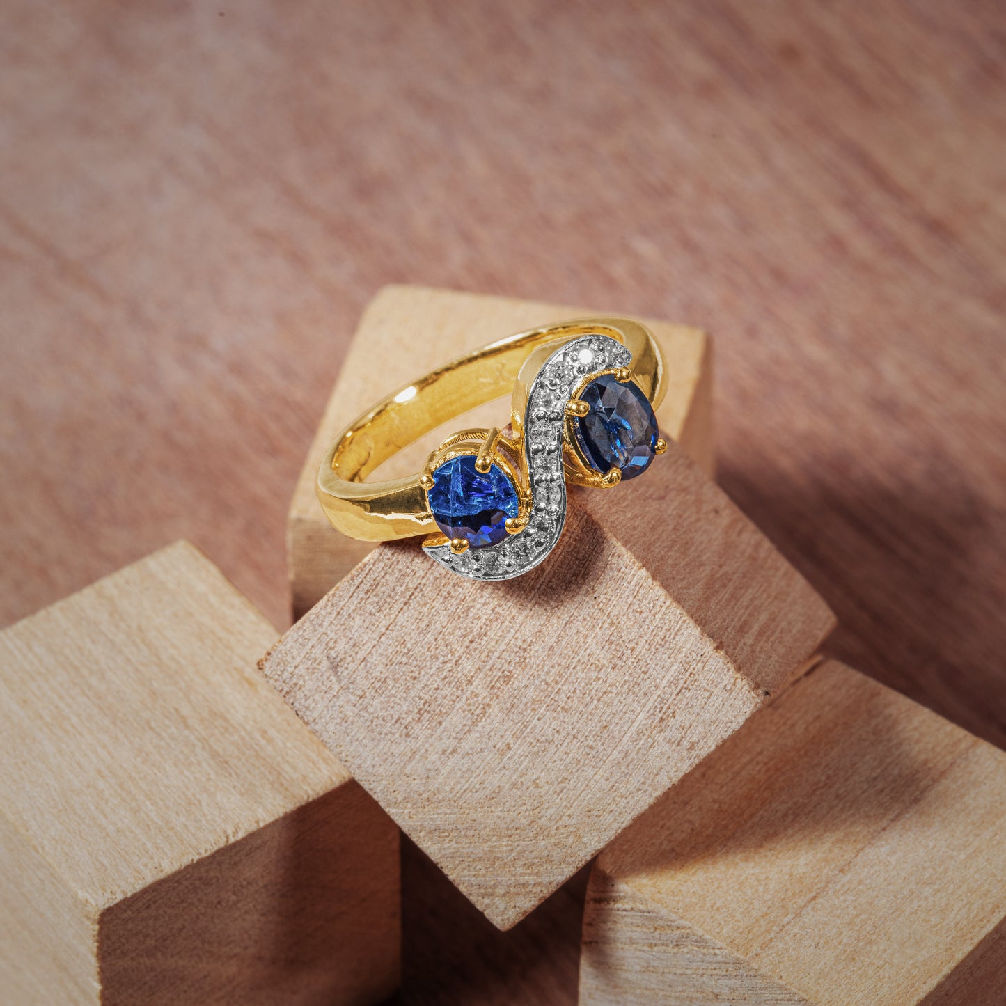 Natural Burmese Sapphire and Diamond 18K Yellow Gold Harmony Ring